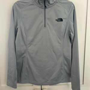 The North Face Women’s Light Gray Quarter-Zip Performance Pullover